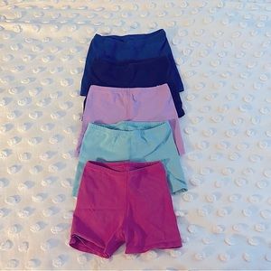 5 pairs of Primary under shorts. Size 6-7